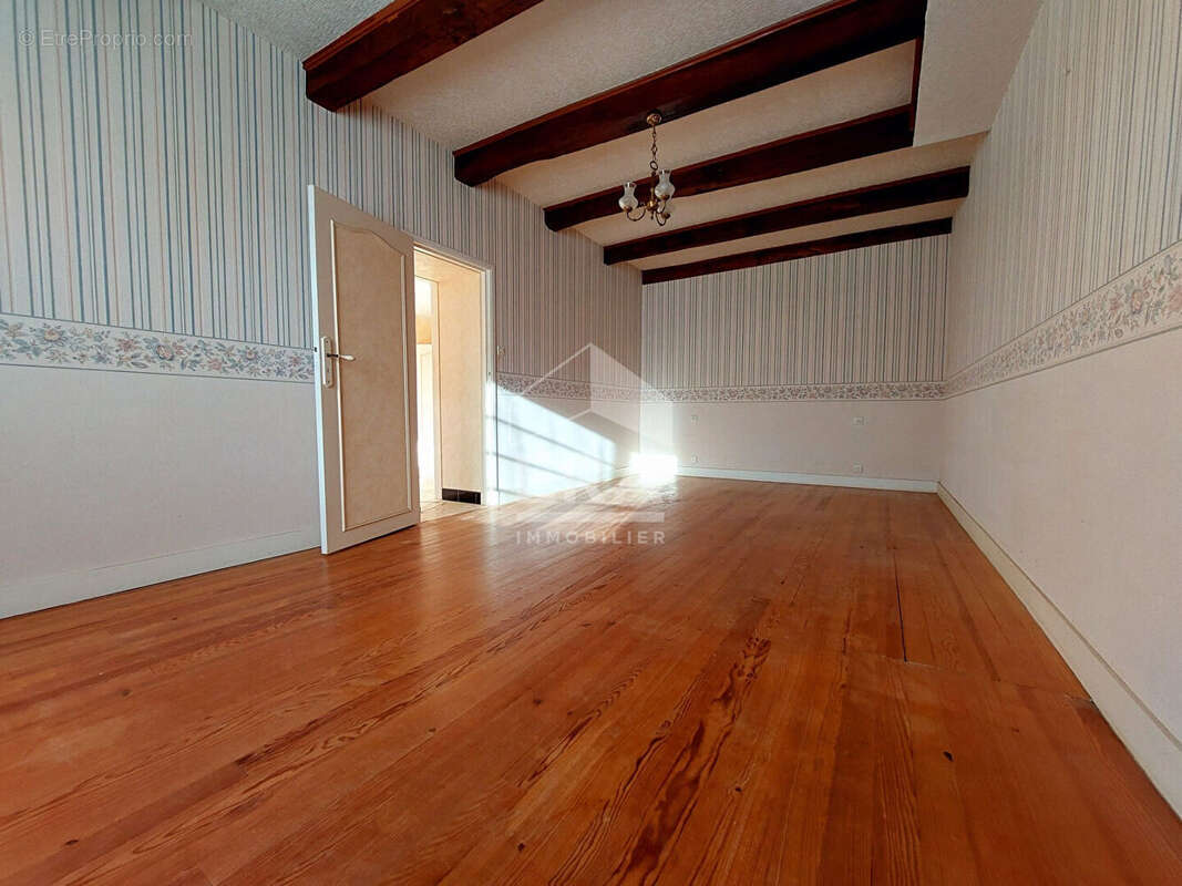 Appartement à BREUILLET