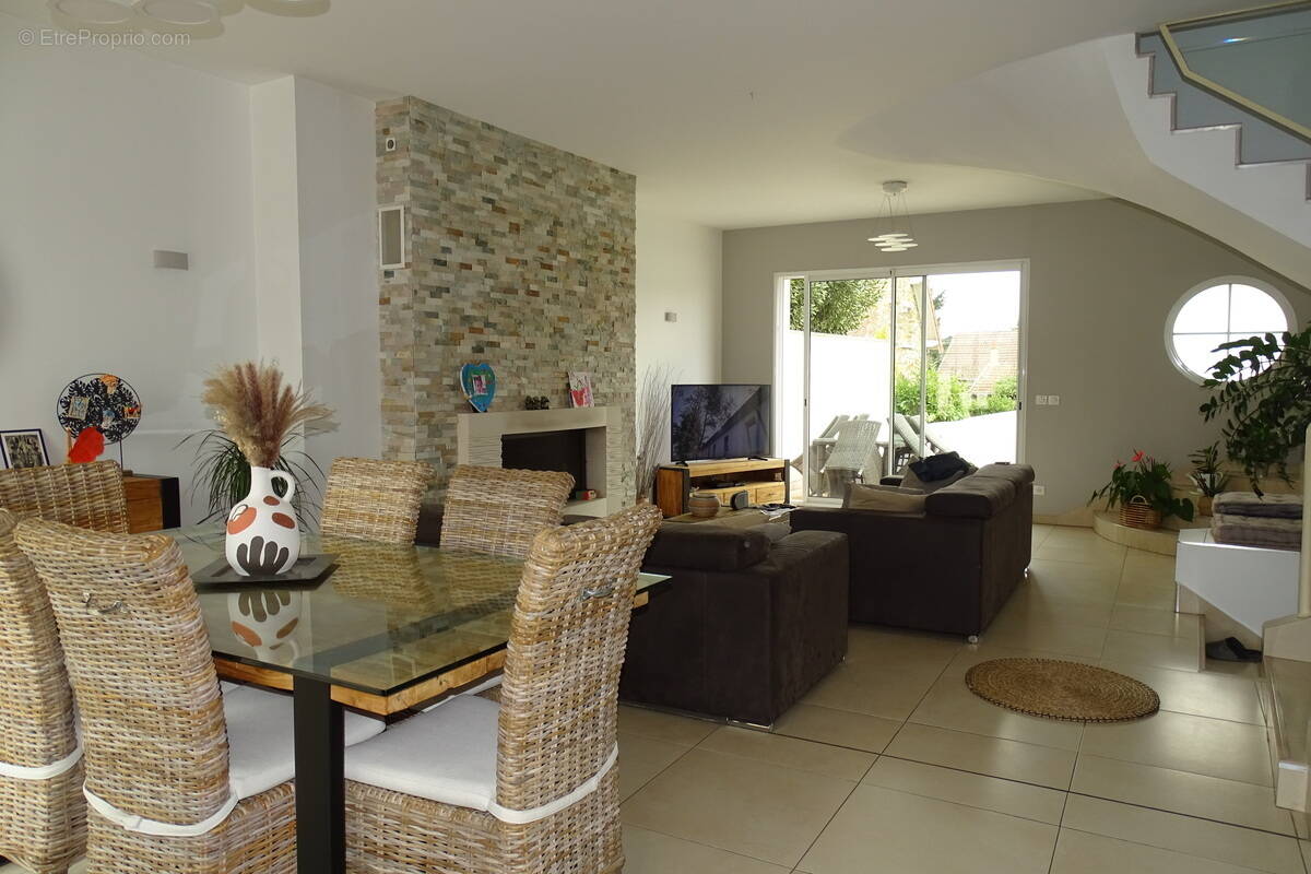 Maison à LIMEIL-BREVANNES