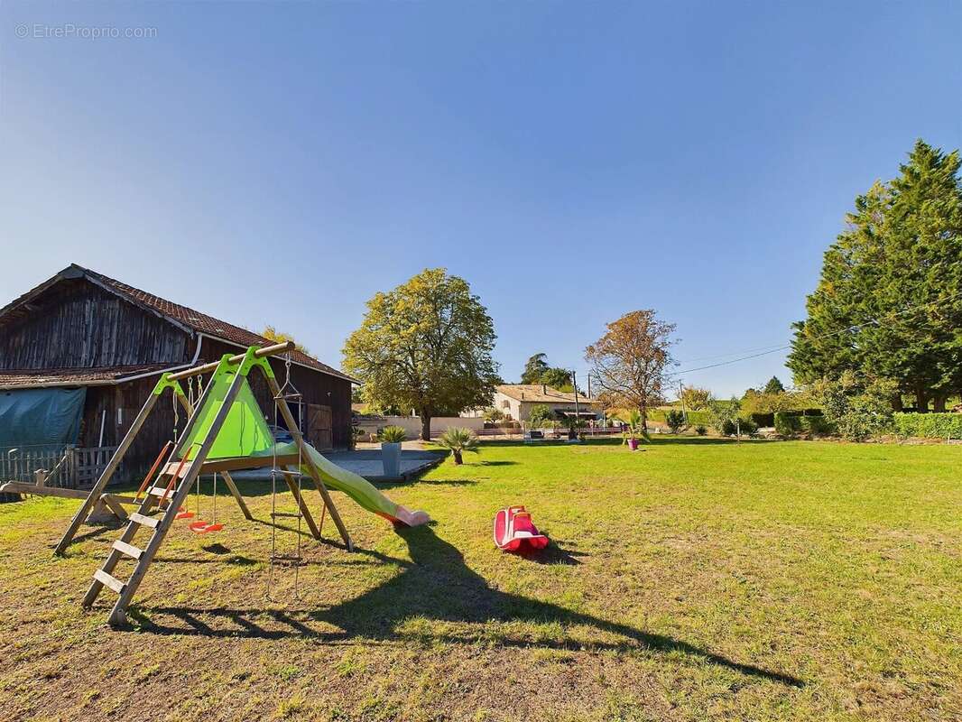 Maison en pierre avec 5 gîtes et piscine - photo 13