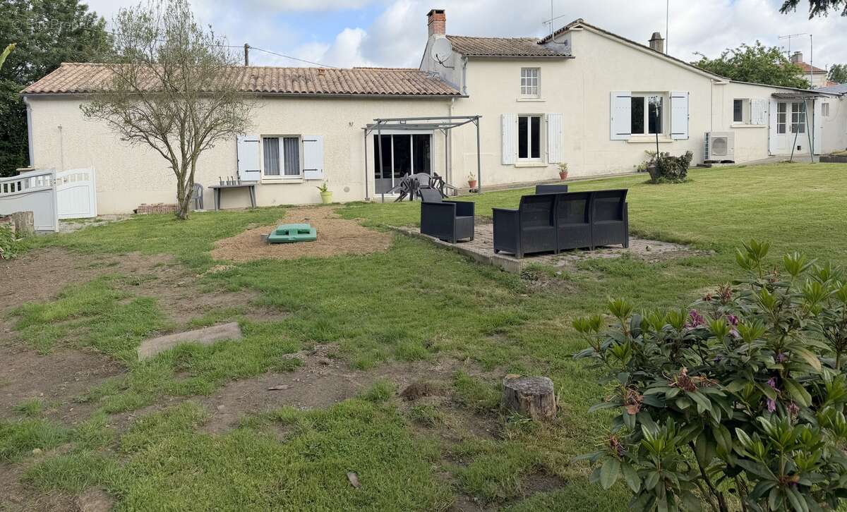 Maison à MOUILLERON-EN-PAREDS