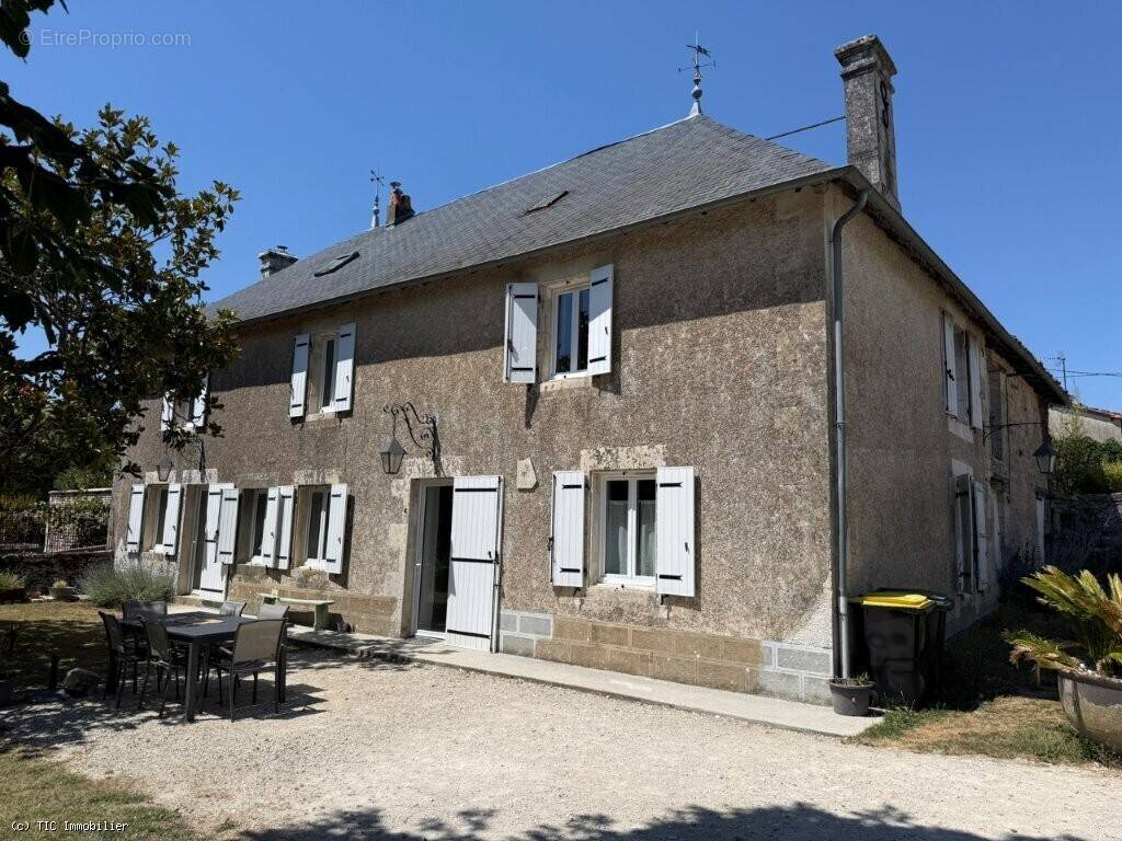 Maison à RUFFEC