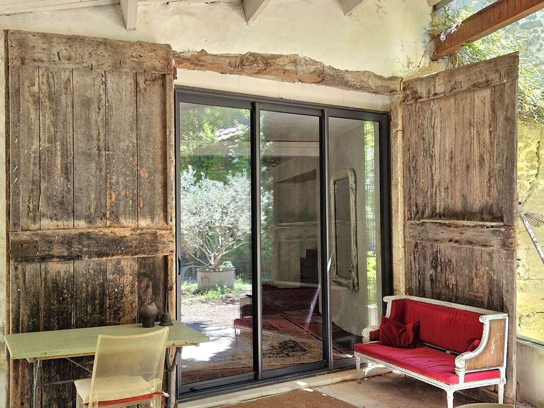 Maison à SAINTE-CECILE-LES-VIGNES