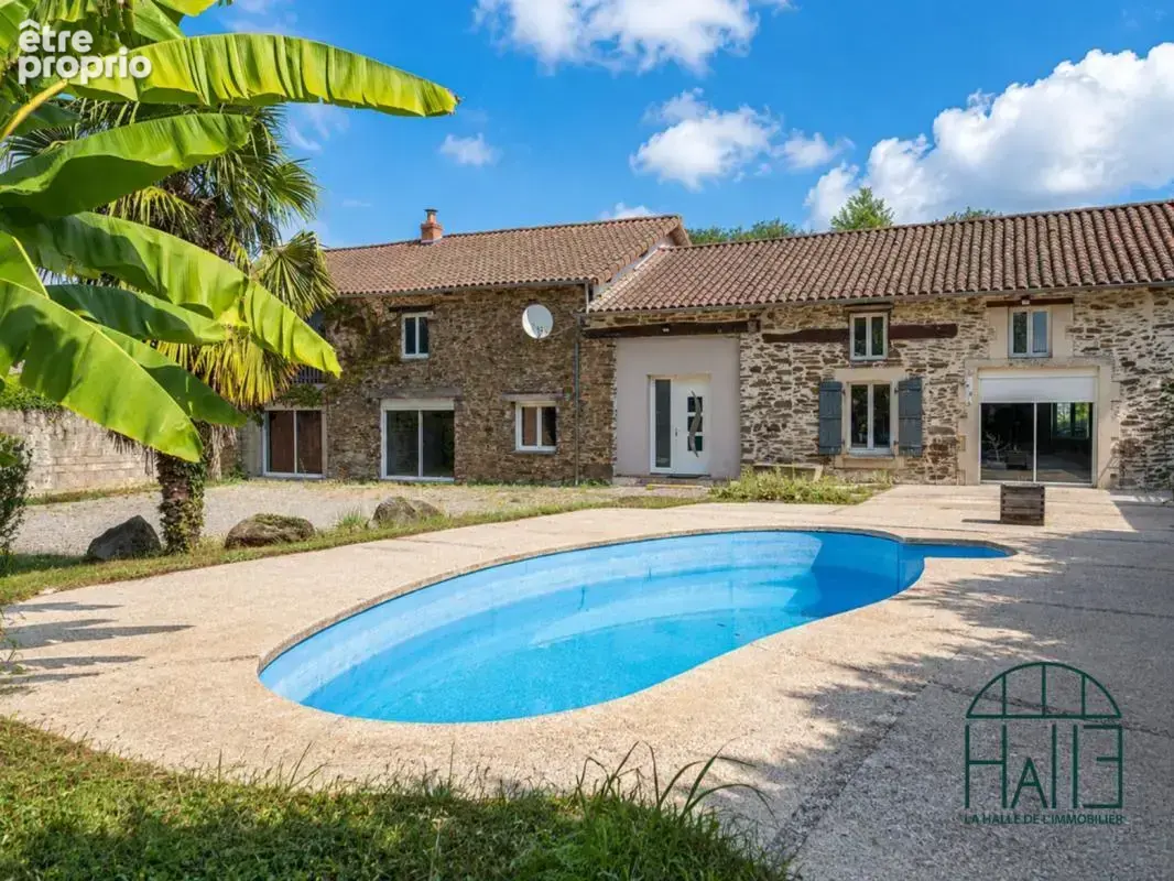 Maison à CHALUS