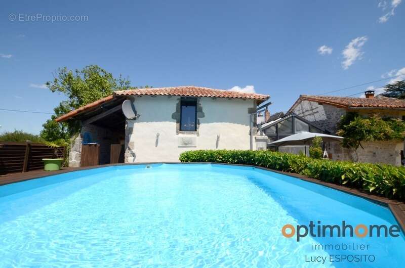 Maison à NANTEUIL-EN-VALLEE