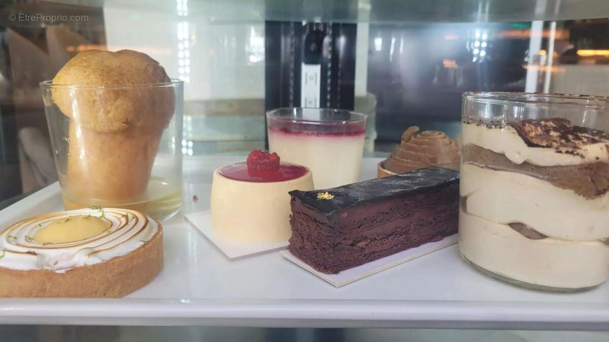 Commerce à VILLENEUVE-LOUBET