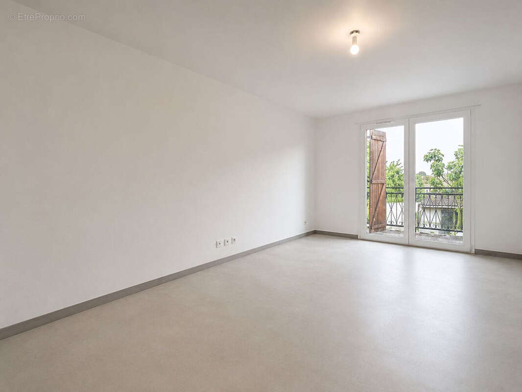 Immeuble de rapport en monopropriété - Situé à proximité du campus NEOMA - photo 2