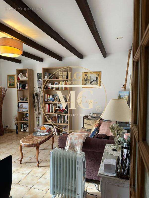 Appartement à MAUGUIO