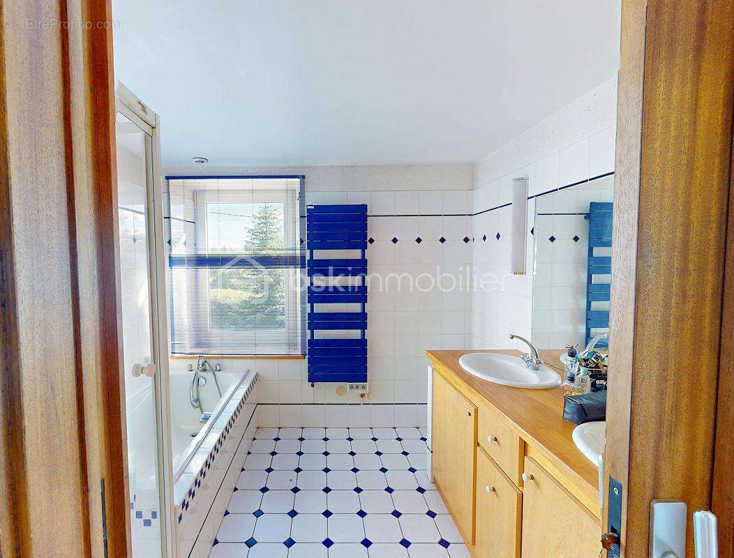 Maison à FOUGEROLLES