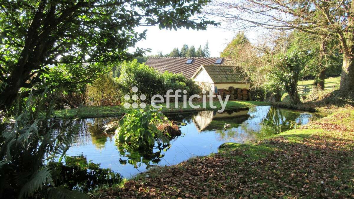 Maison à SAINT-SEVER-CALVADOS