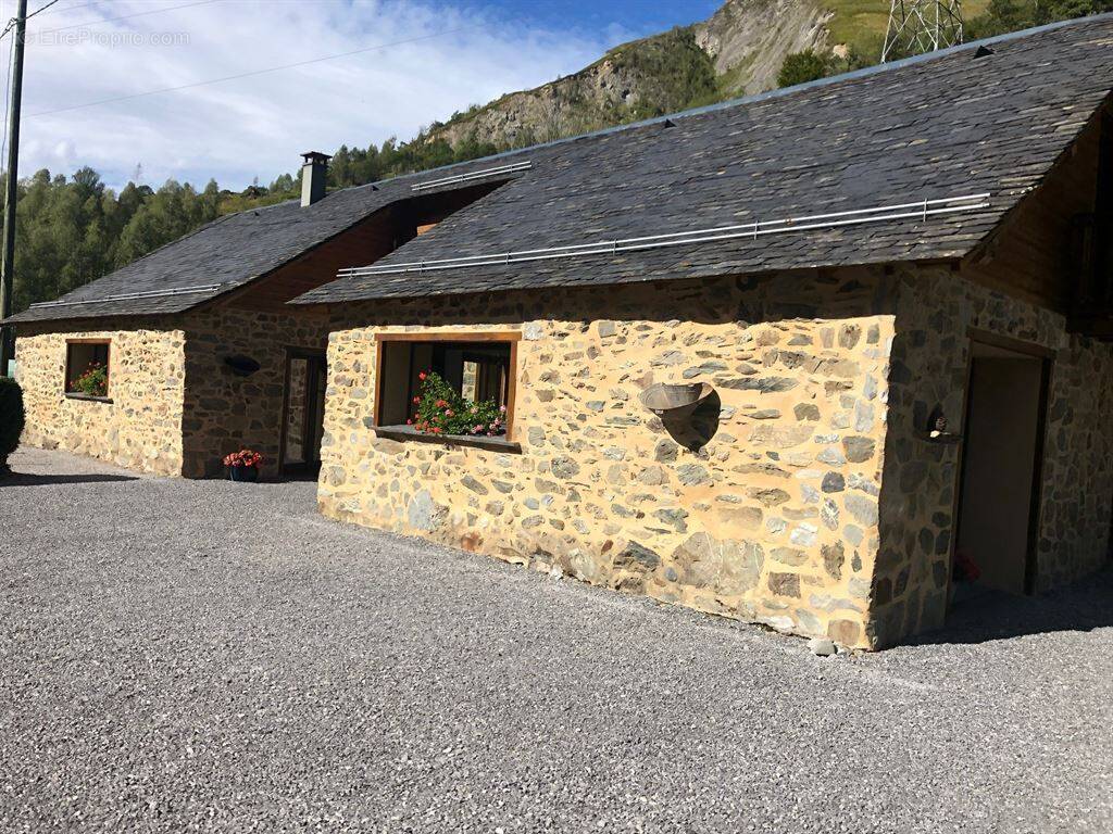 Maison à EAUX-BONNES