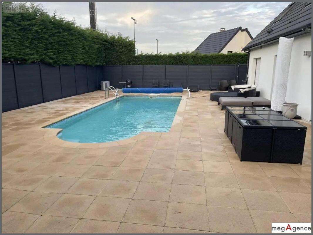 Maison à SAINT-MARTIN-BOULOGNE