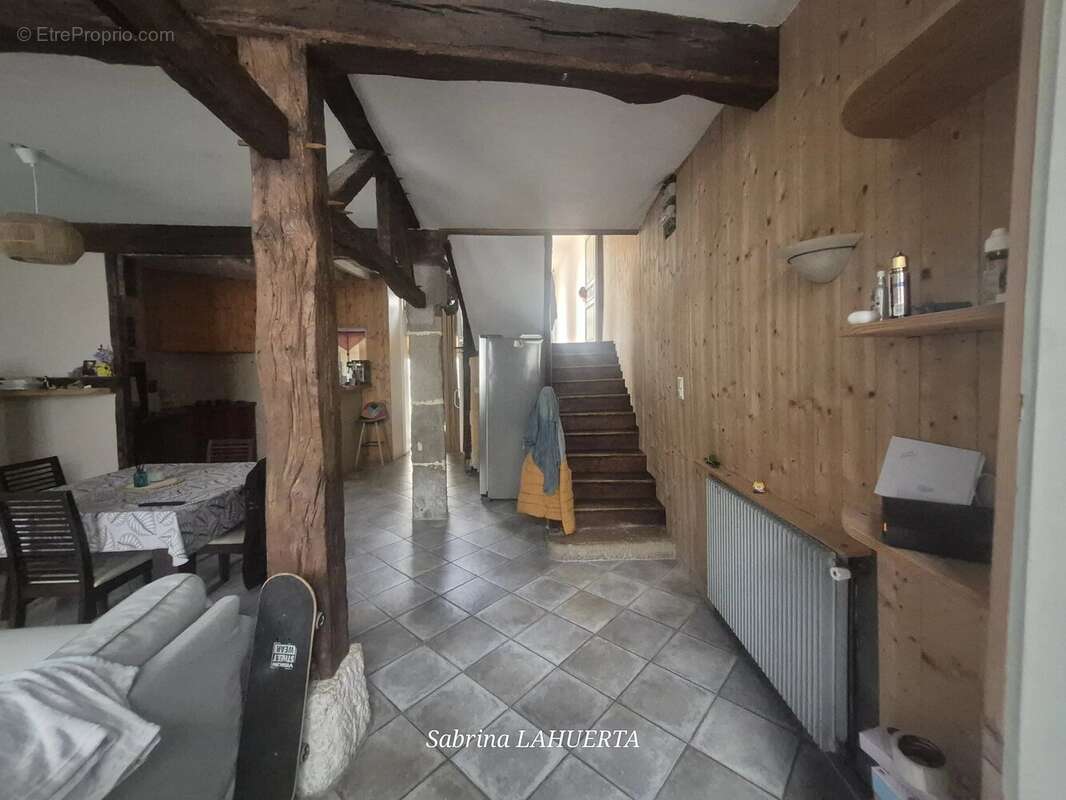 Maison à MEZIN