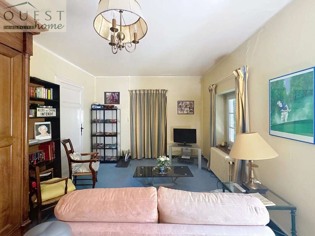 Maison à CHARBONNIERES-LES-BAINS