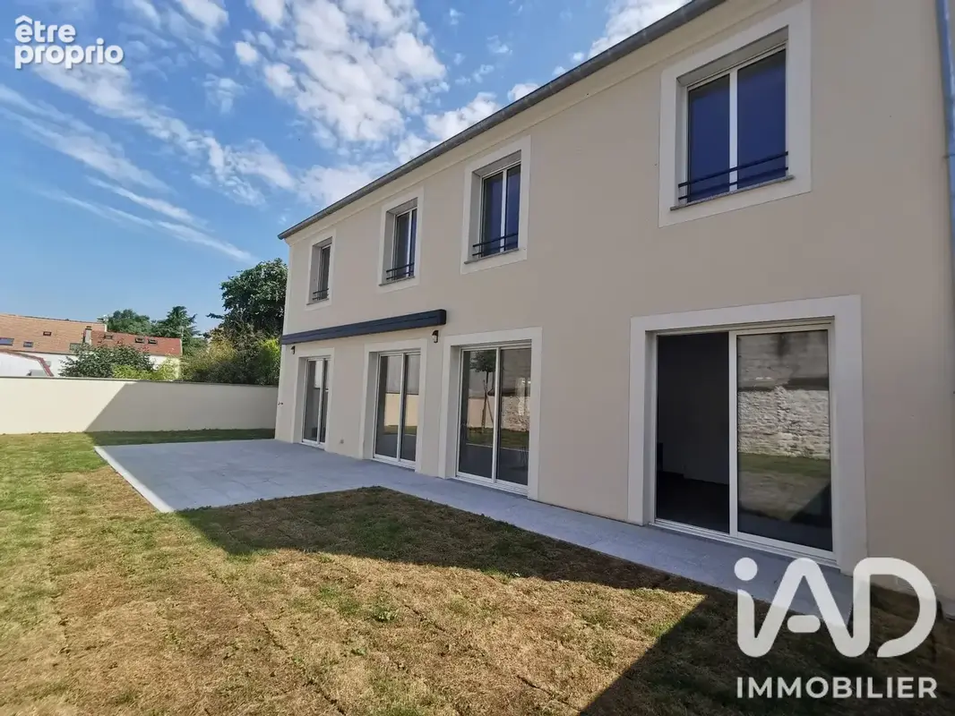 Photo 1 - Maison à BRIE-COMTE-ROBERT