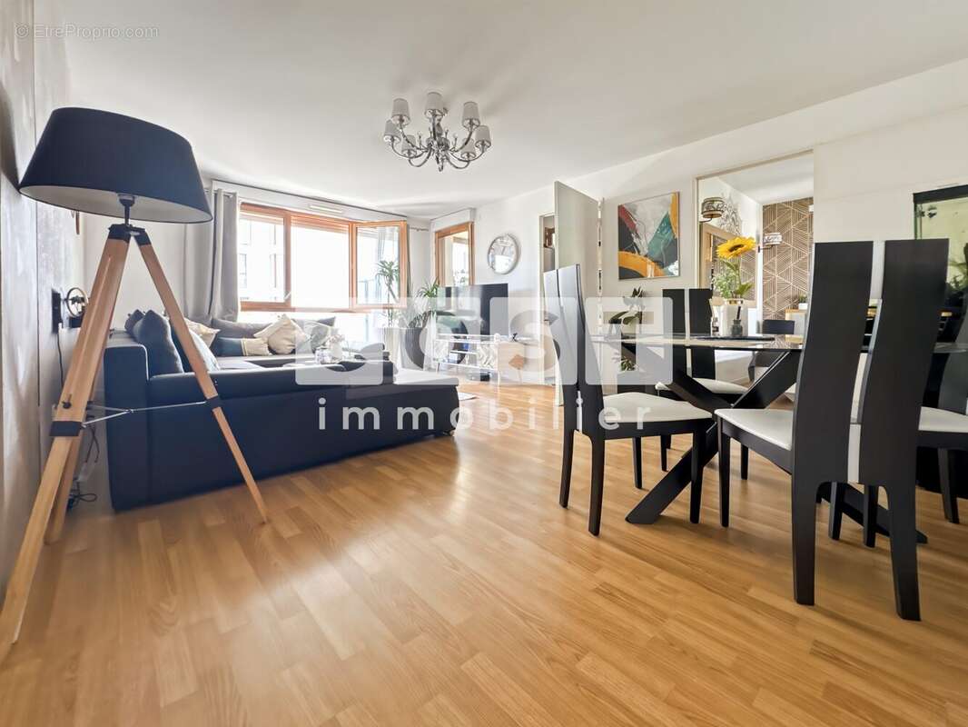 Appartement à GENNEVILLIERS