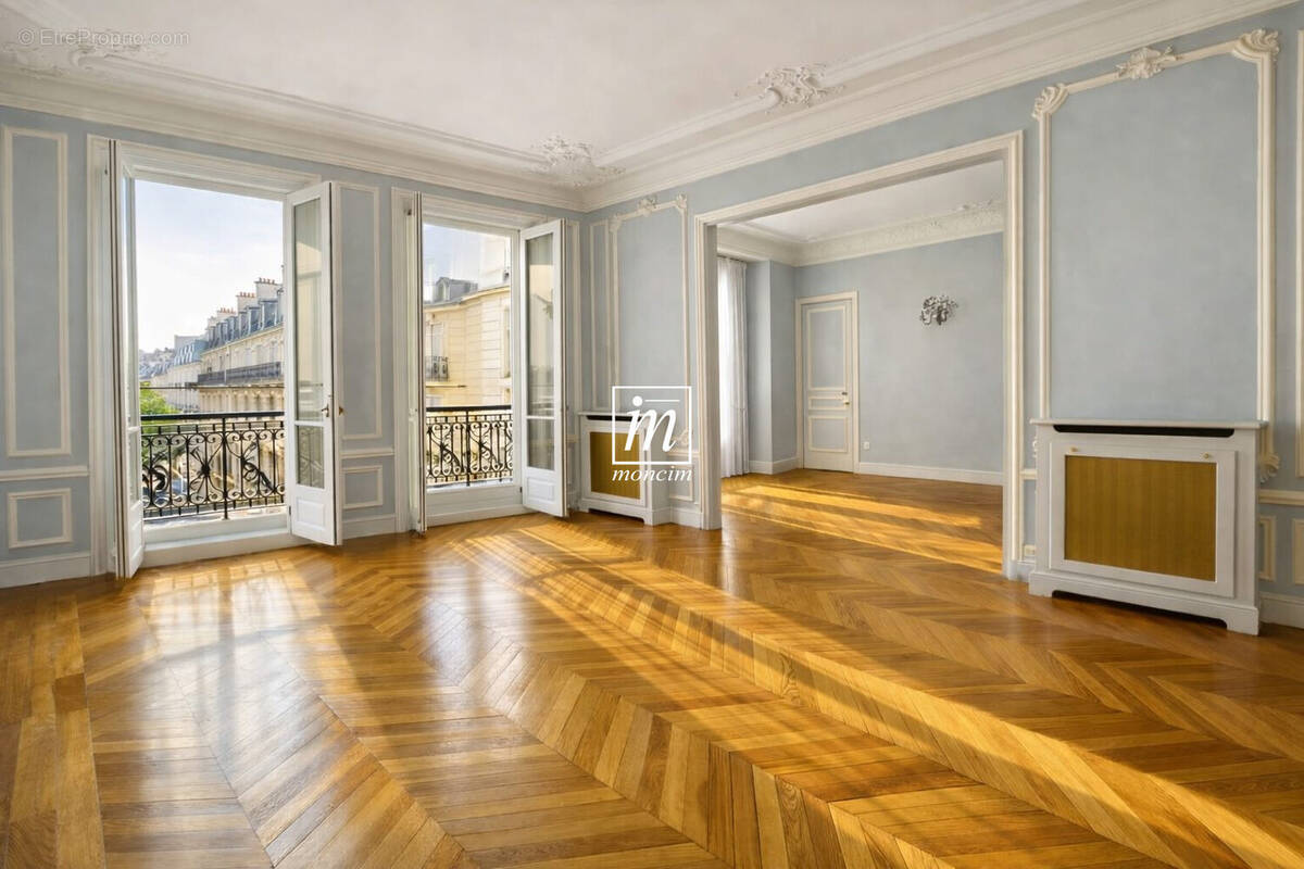 Appartement à PARIS-17E