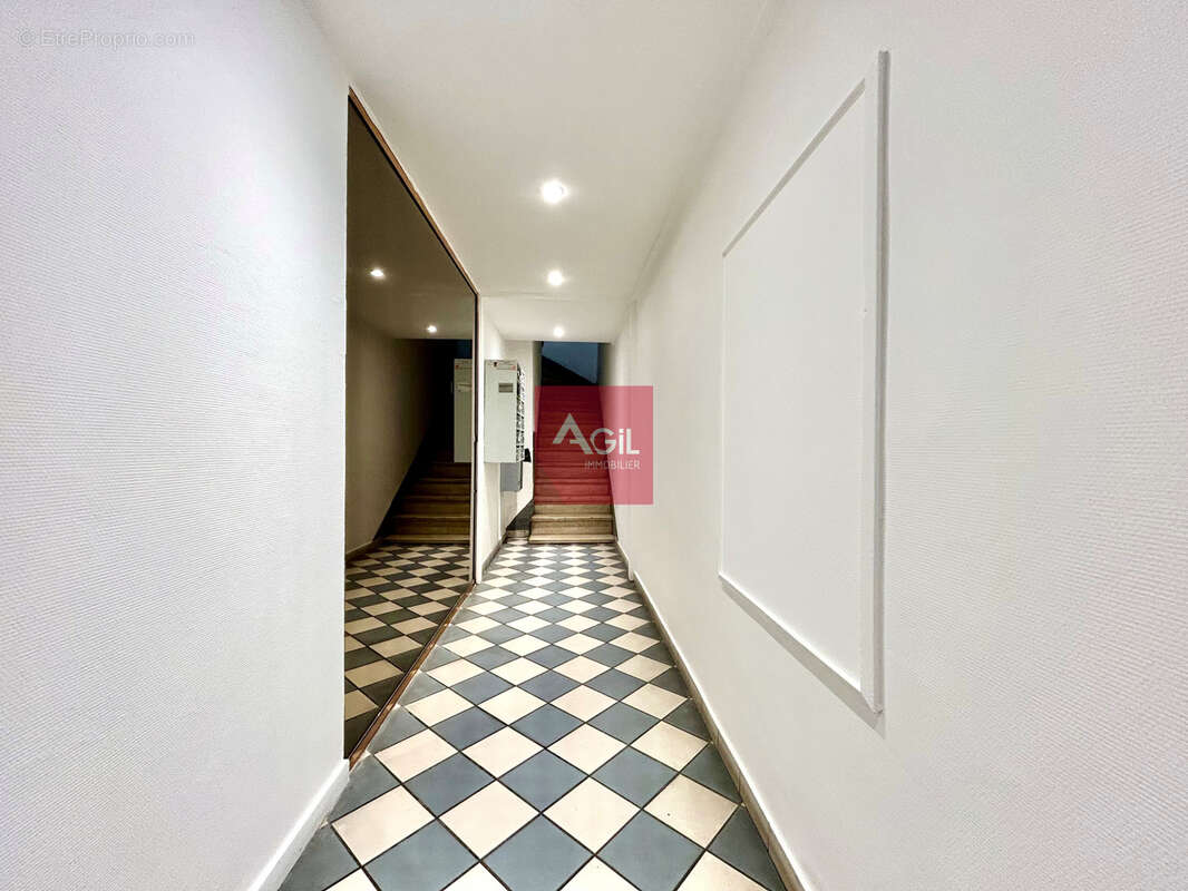 Cours Berriat - Studio de 15.2m2 meublé - photo 5