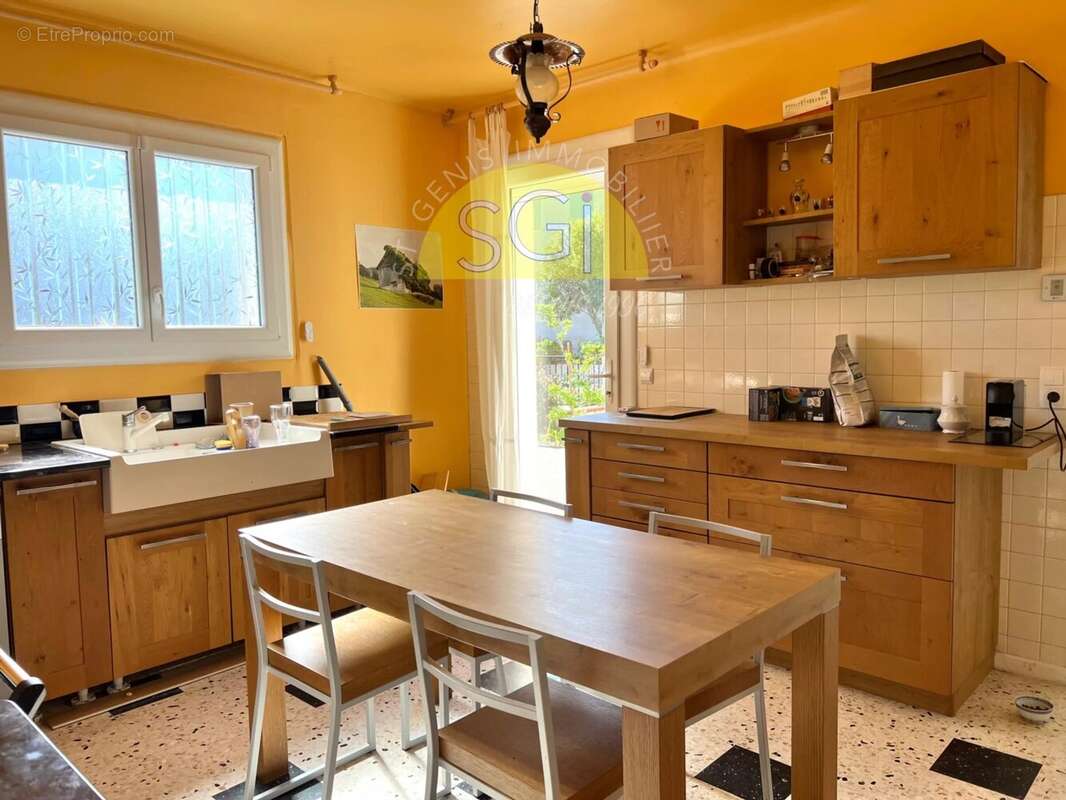 Maison à SAINT-GENIS-DES-FONTAINES