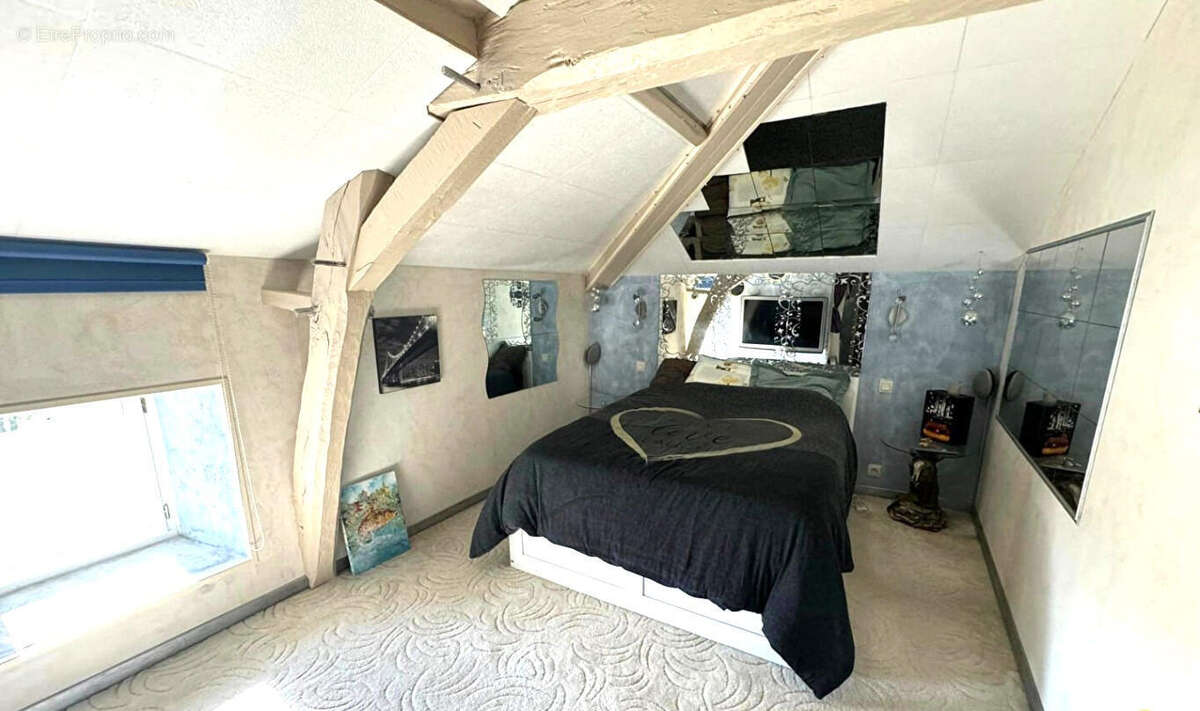 CHAMBRE - Maison à LE VIGEANT