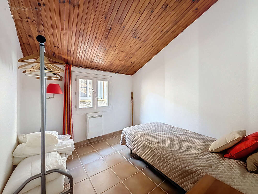 Maison à ESTOHER