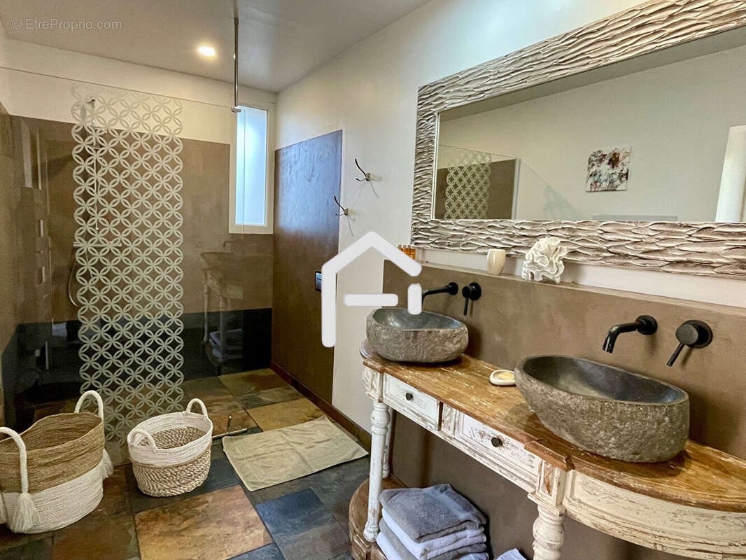 Maison à DUN-LES-PLACES