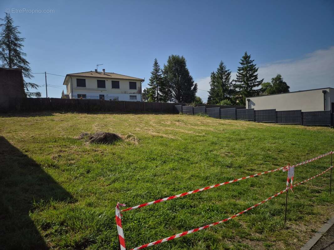 Terrain constructible dans petit lotissement, emplacement qualitatif avec vue sur bosquet - photo 4