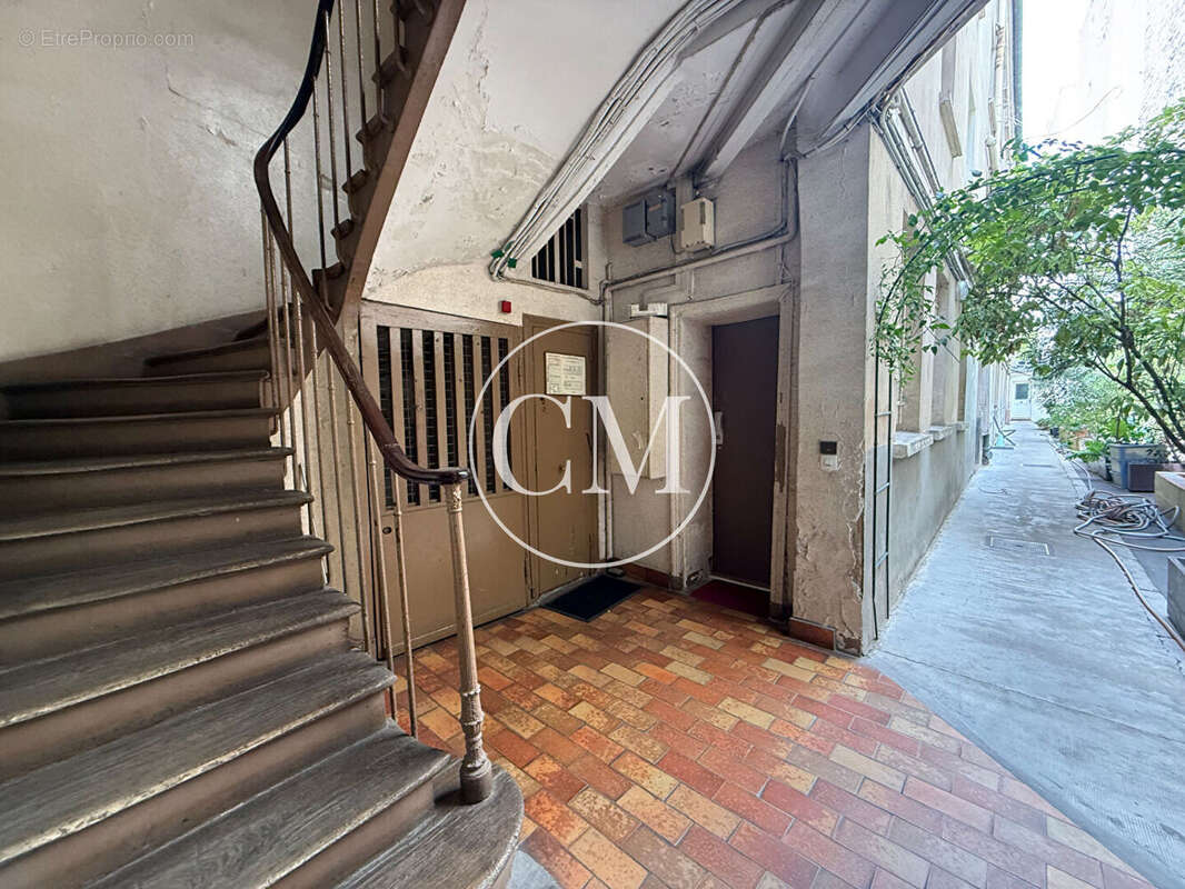 Paris 75011 studio - photo 2
