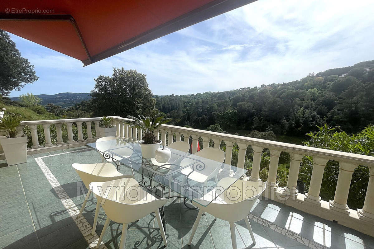 Maison à PEYMEINADE