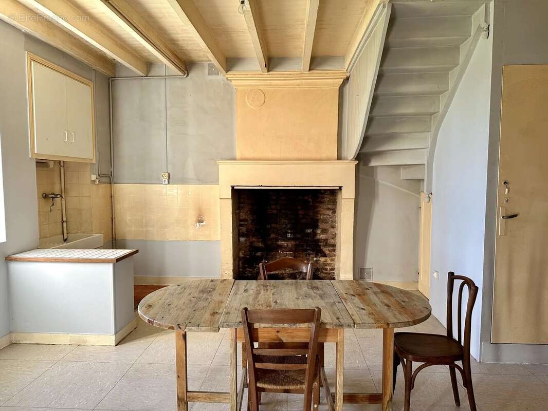 Maison à AUBETERRE-SUR-DRONNE