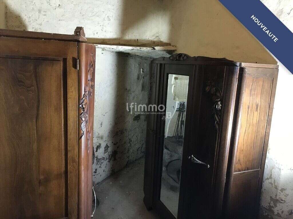 Maison à SAUVIAT-SUR-VIGE