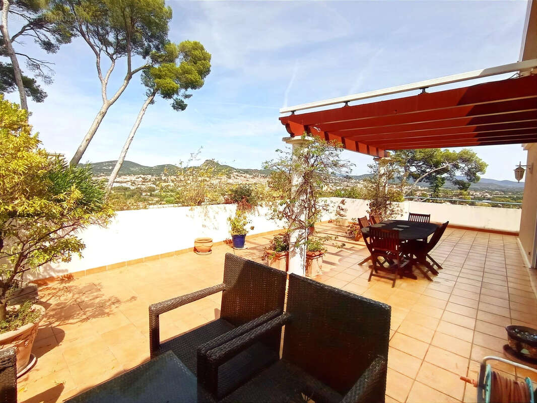 Appartement à HYERES