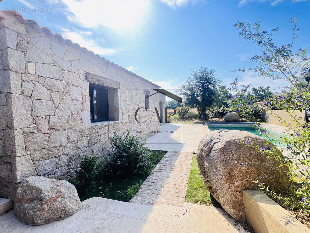 Villa individuelle en pierres type bergerie avec piscine Lecci sainte lucie de Porto Vecchio - photo 4