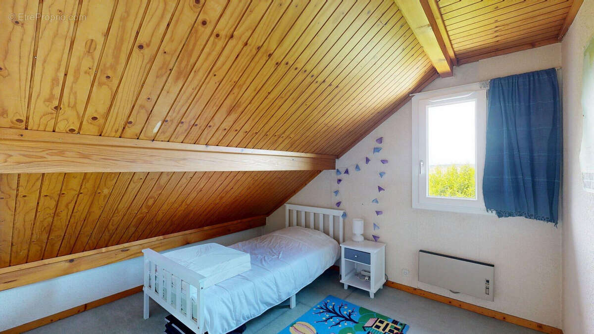 Besançon BREGILLE - Maison T6 avec SOUS-SOL COMPLET sur 595m2 de verdure. - photo 10
