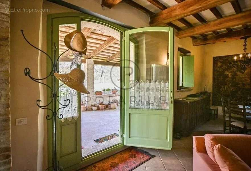 Ferme restaurée du XVIIIe siècle avec 6 chambres + 3 appartements pour invités sur 27 hectares près de Cagli, Marches. Piscine,  - photo 10