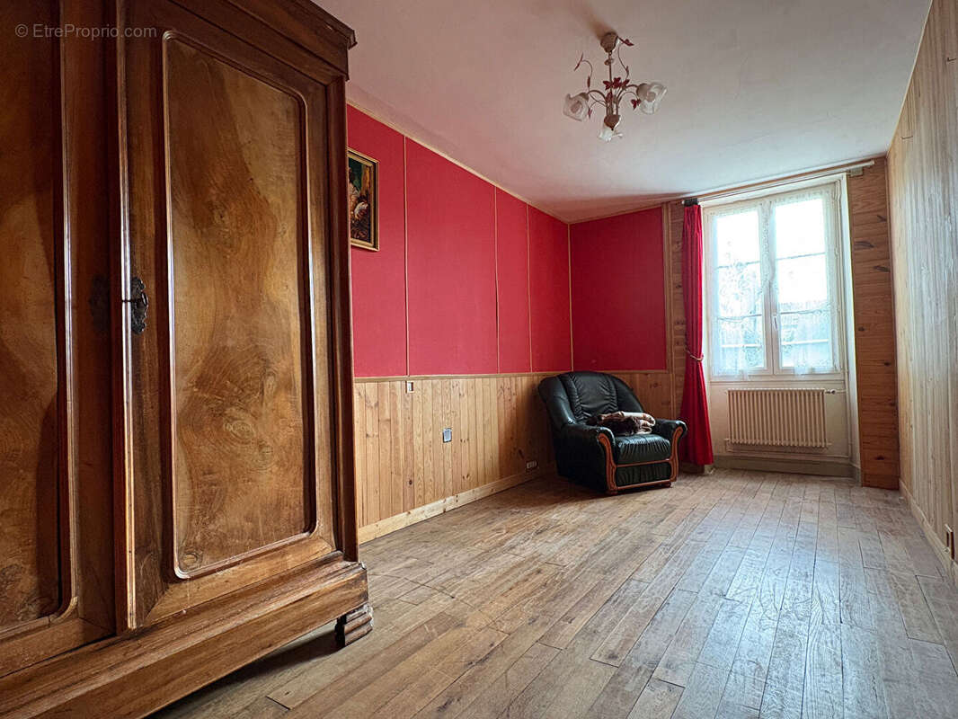 Maison à SURGERES