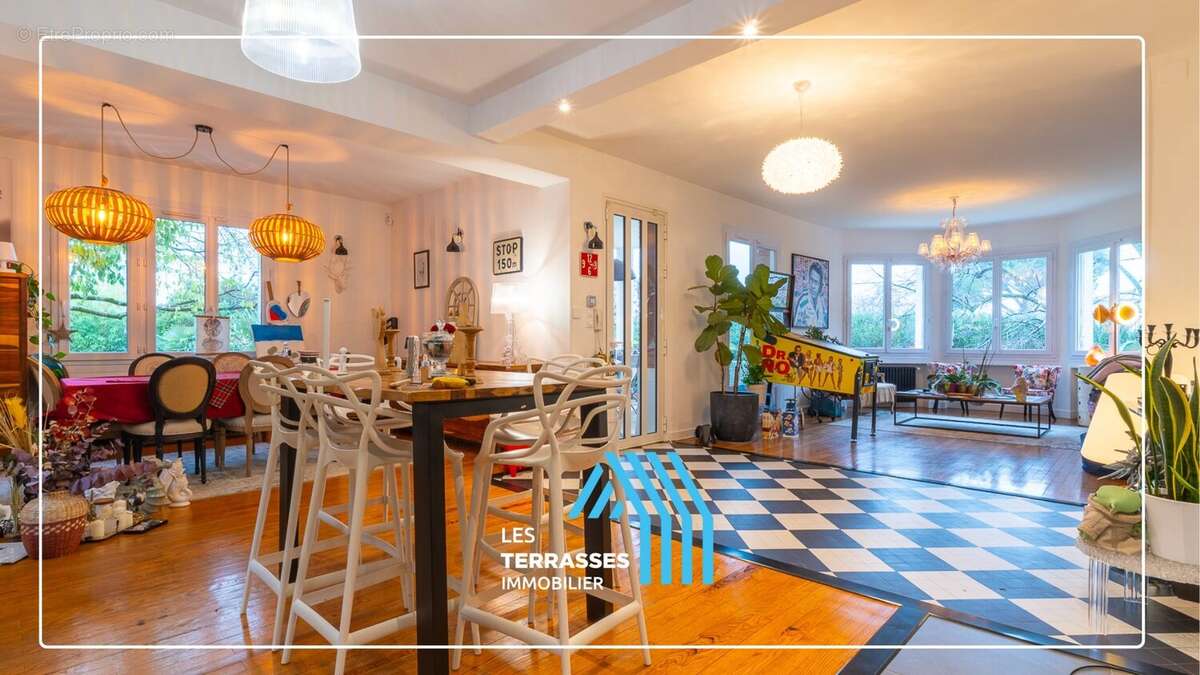 Maison à MONTELIMAR