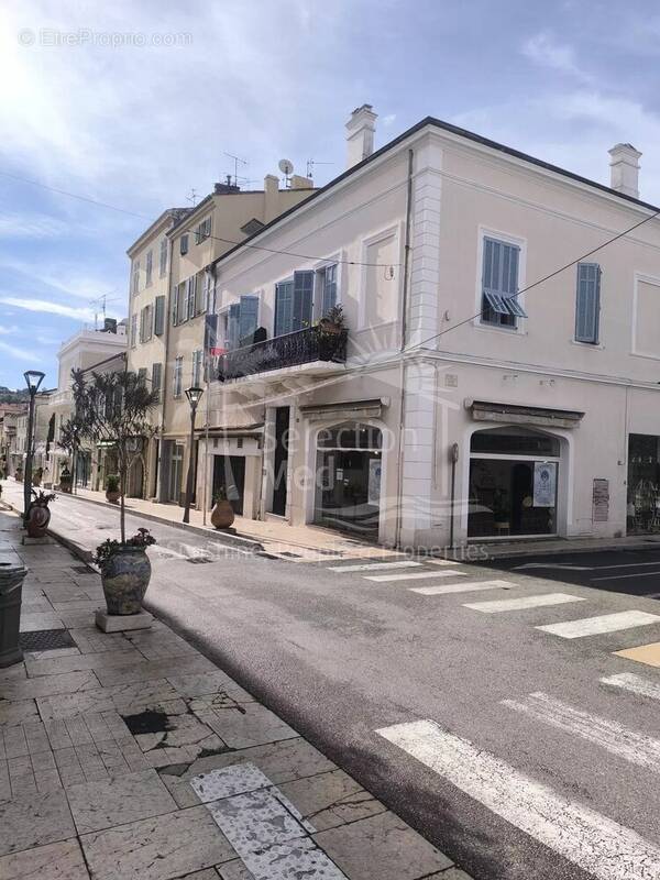 Appartement à VALLAURIS