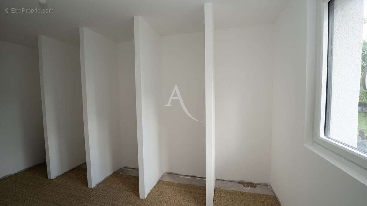 Maison à LE ROC-SAINT-ANDRE