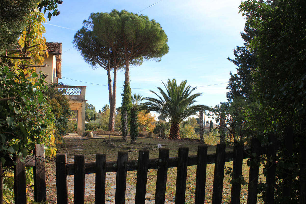 Terrain à VENCE