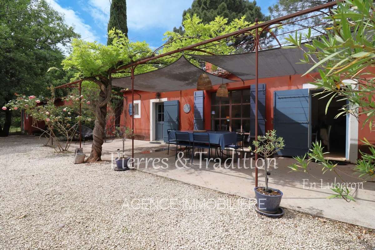 Maison à ROUSSILLON