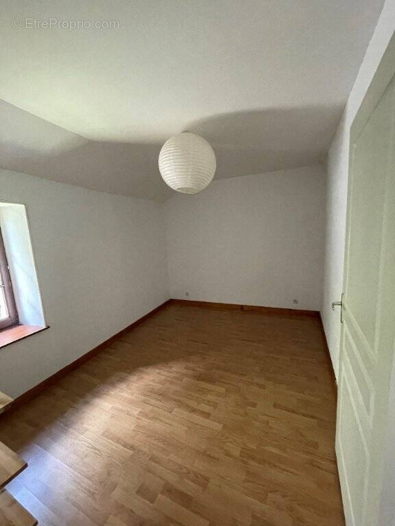 Appartement à CHATEAU-CHINON(VILLE)