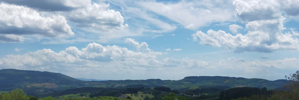Maison à CELLES-SUR-DUROLLE