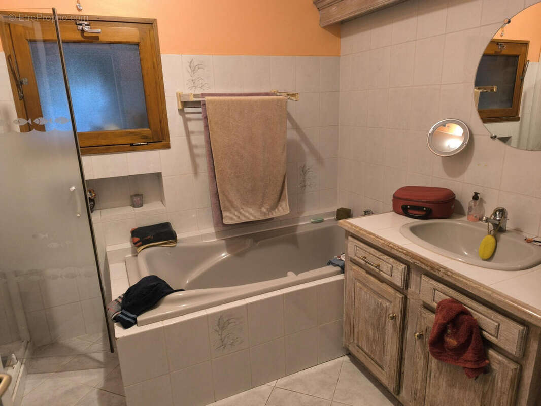 salle de bain - Maison à MASSEUBE