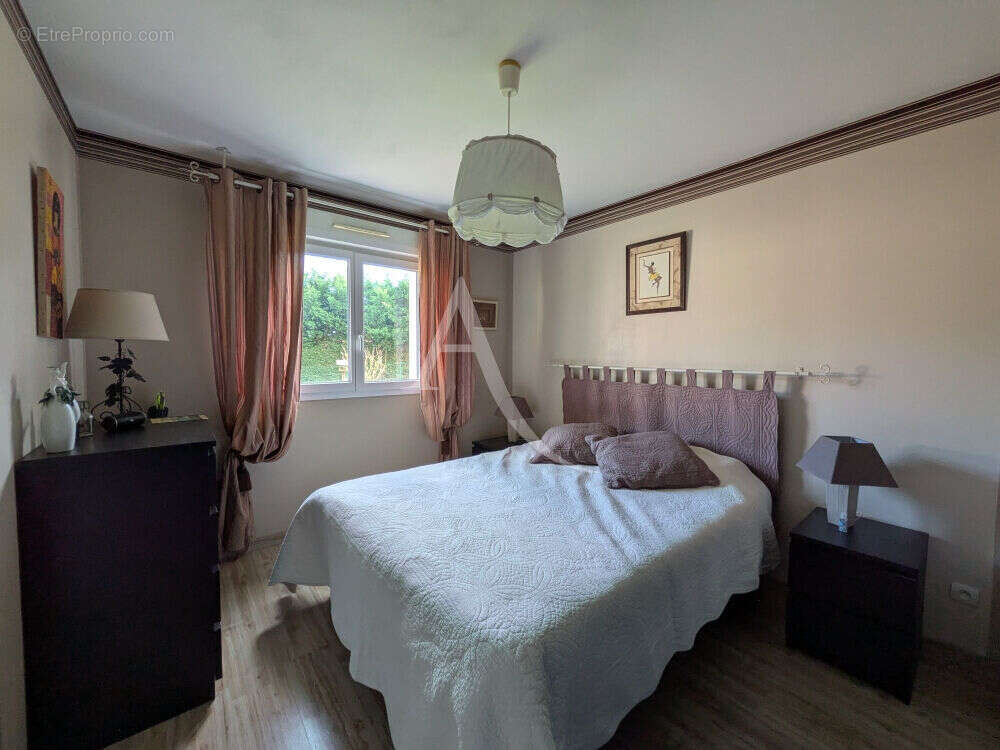 Maison à MONTEAUX