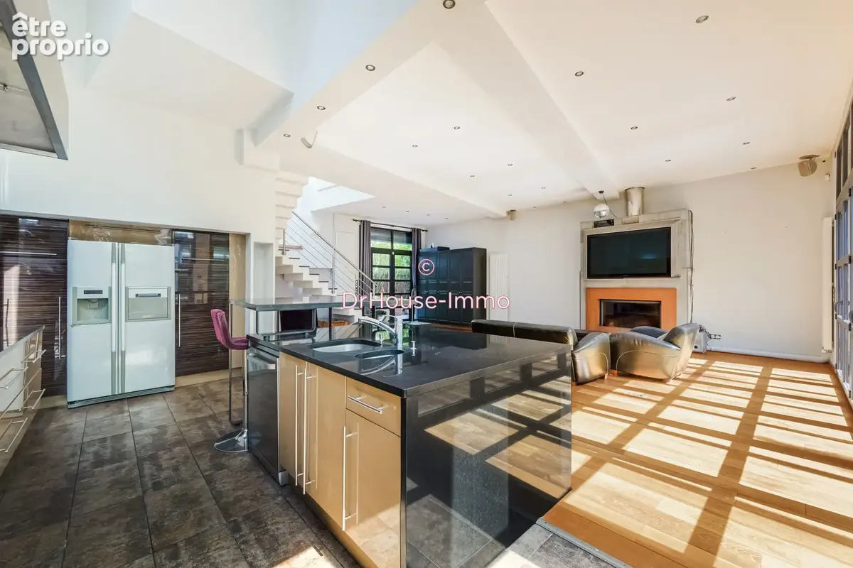Maison 6 pièces 223 m² à vendre à Les Lilas (93260) - photo 3