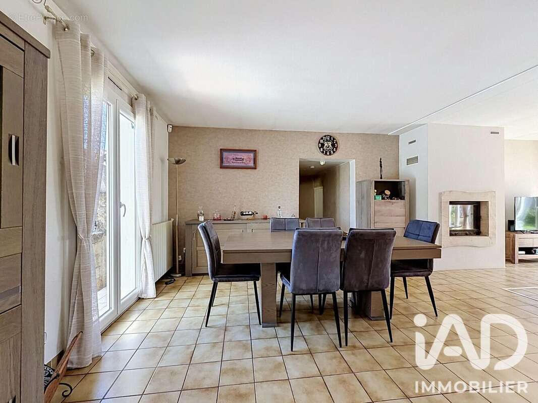 Maison 136 m² à Rezonville  - photo 4