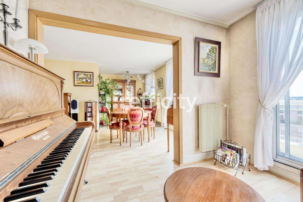 Appartement à MONTROUGE
