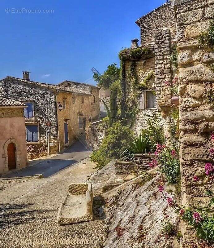 Terrain à CABRIERES-D'AVIGNON