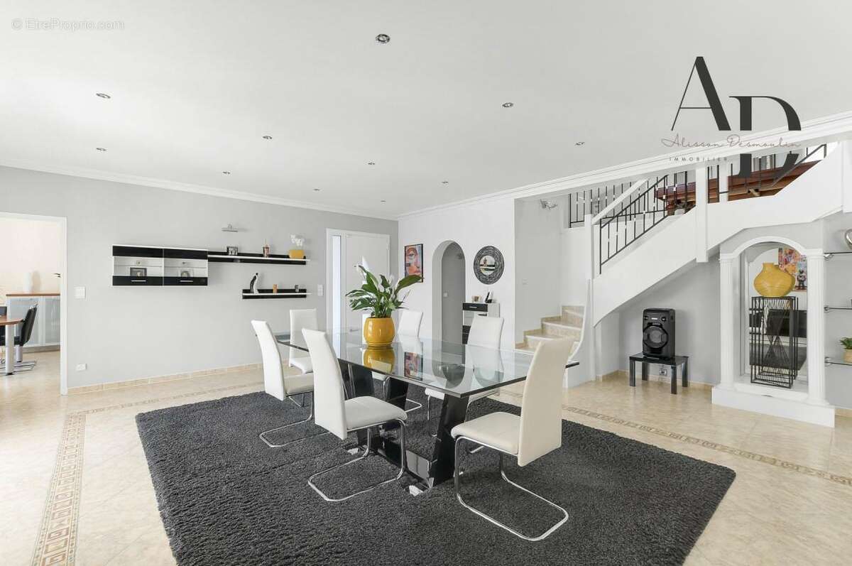 Maison à CASTELGINEST