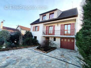 Maison à PONTAULT-COMBAULT